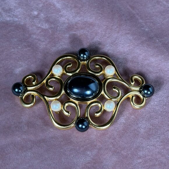 Monet Vintage Gold-Tone Faux Pearl Brooch — Elegant Statement Pin - Picture 8 of 11